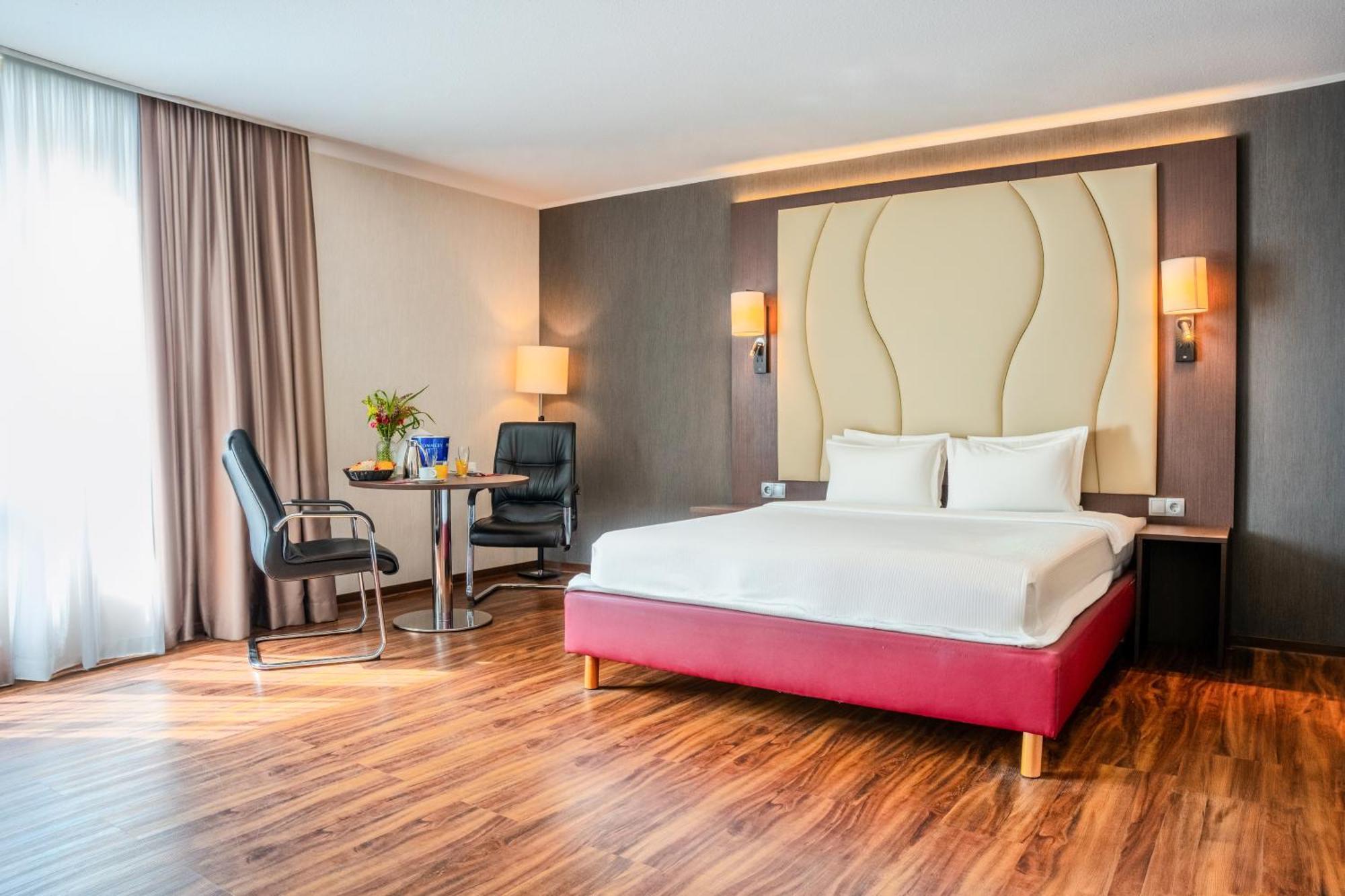 Airways Hotels Frankfurt Airport West Raunheim Exterior foto